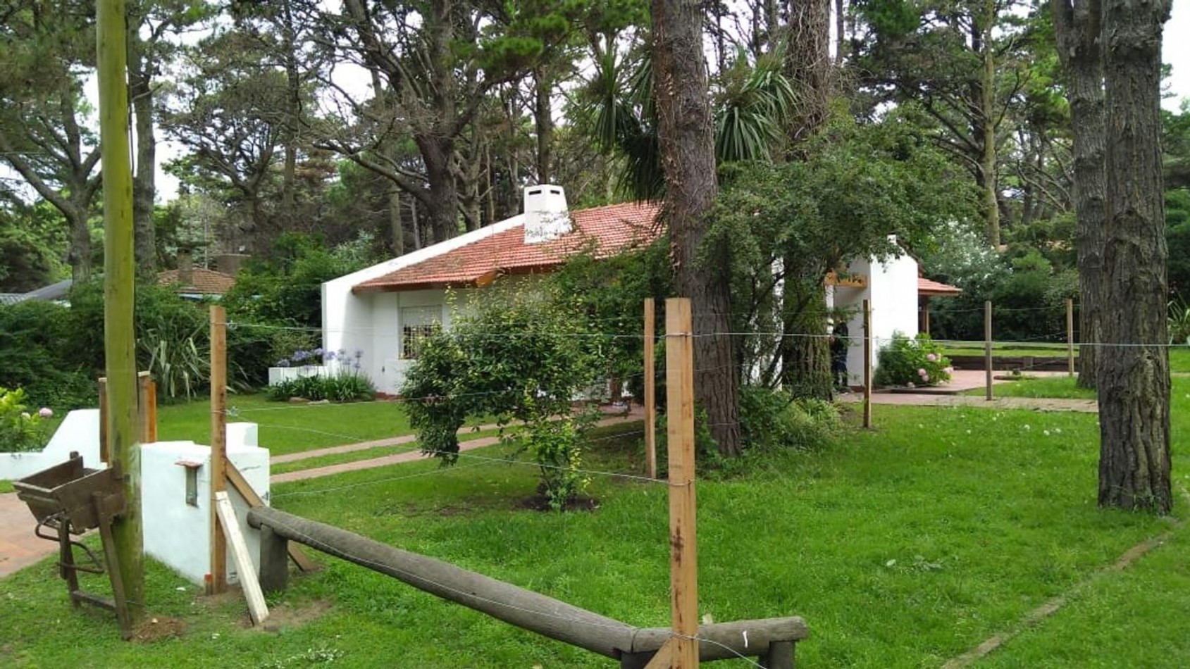 Casa en la calle Betbeder a 800 mts de la playa - Valeria del Mar