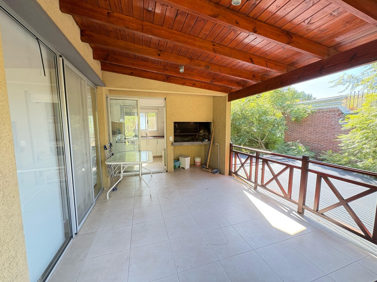 Hermosa casa moderna en Valeria Del Mar - Betbeder 400 Esq. Bouchard
