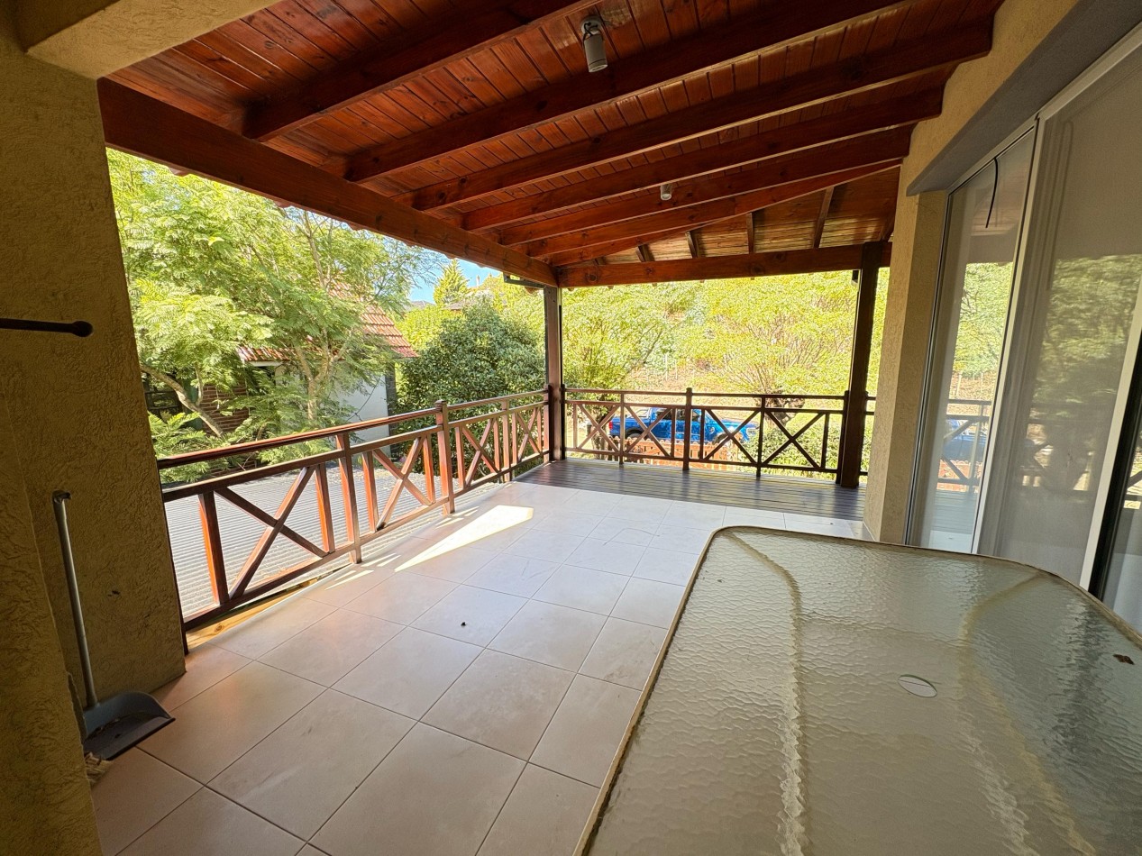 Hermosa casa moderna en Valeria Del Mar - Betbeder 400 Esq. Bouchard
