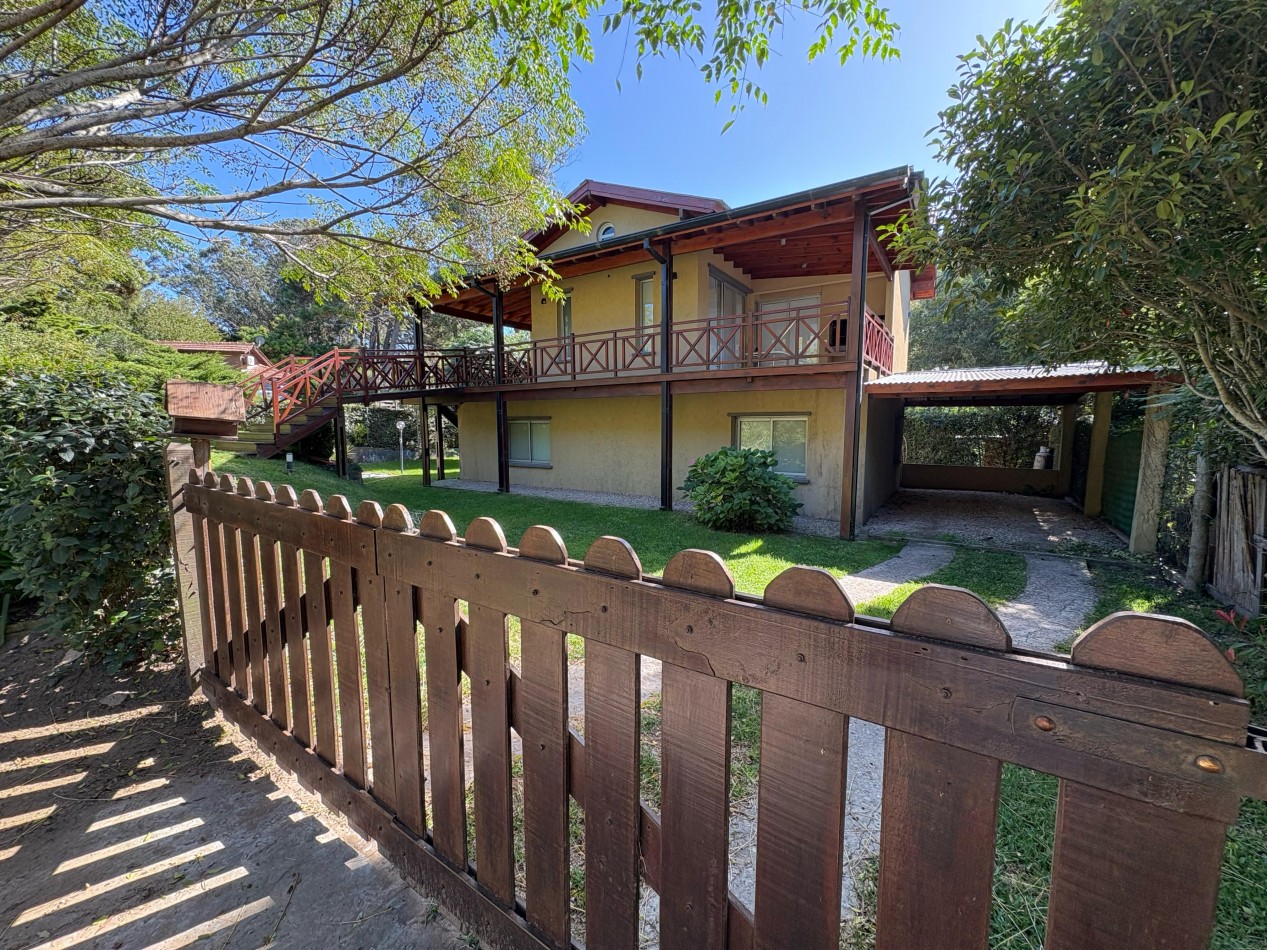 Hermosa casa moderna en Valeria Del Mar - Betbeder 400 Esq. Bouchard
