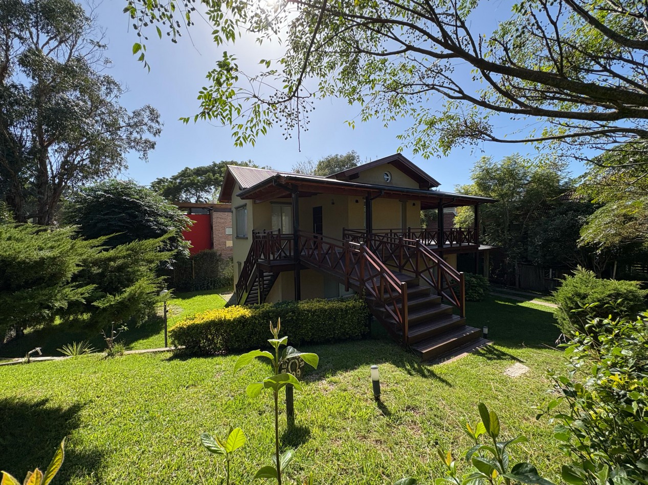 Hermosa casa moderna en Valeria Del Mar - Betbeder 400 Esq. Bouchard