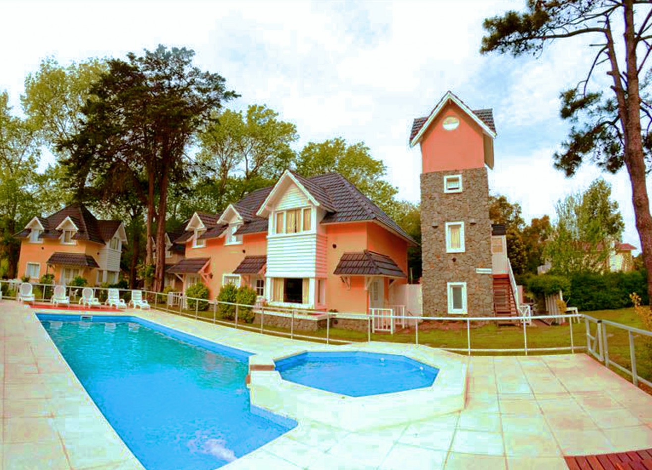 EN VENTA COMPLEJO EN BLOQUE O 5 DUPLEX SUBDIVIDIDOS