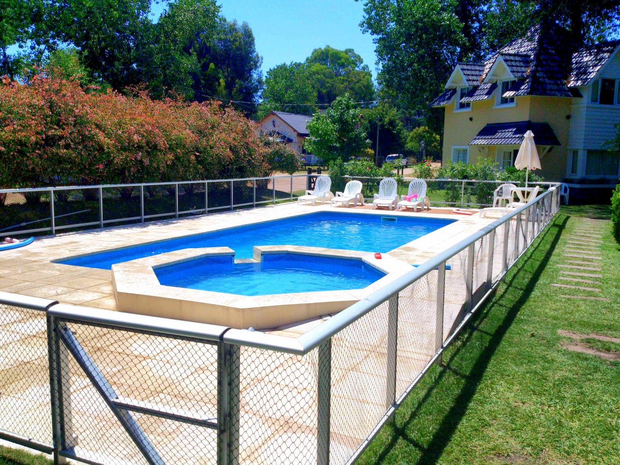 EN VENTA COMPLEJO EN BLOQUE O 5 DUPLEX SUBDIVIDIDOS