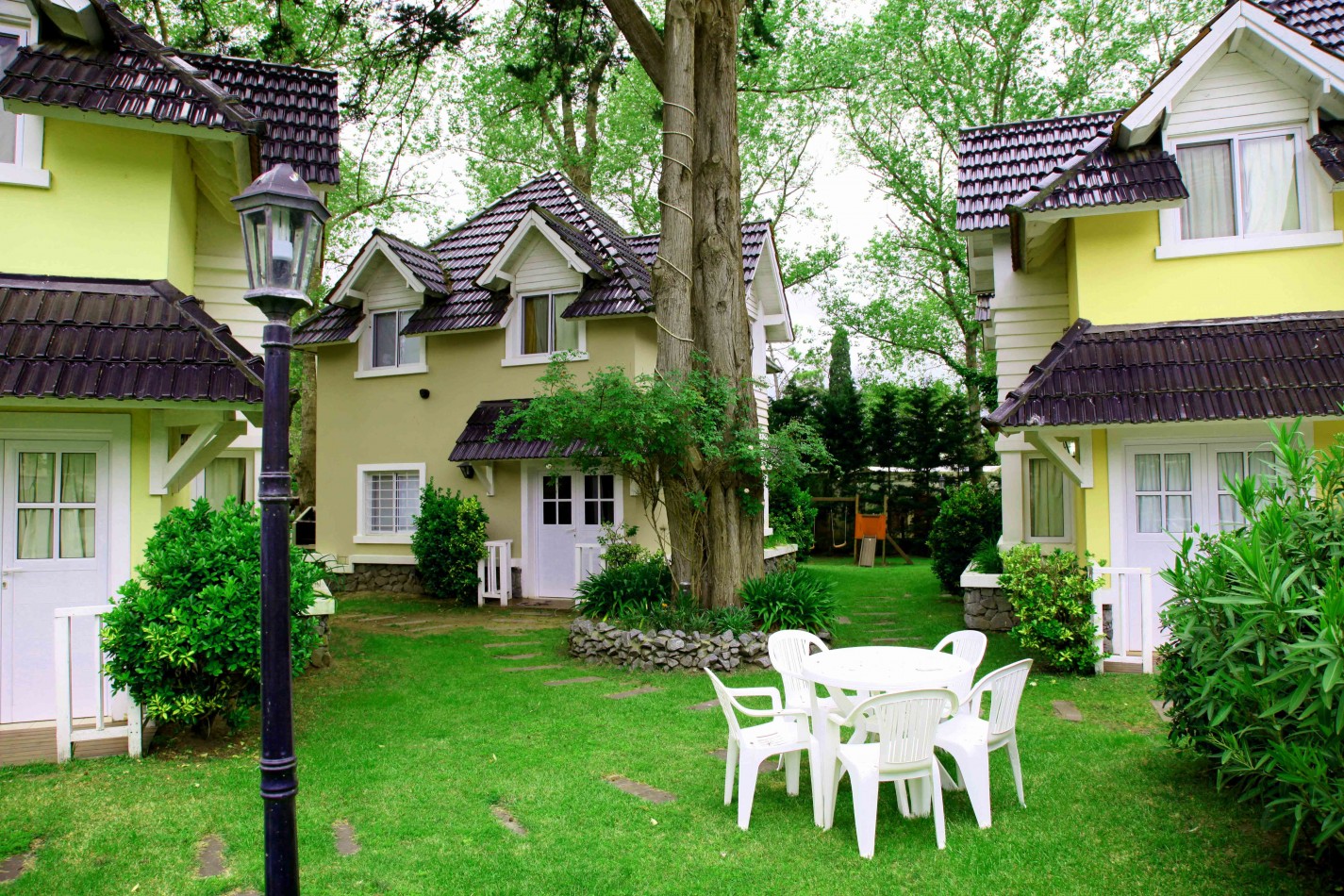 EN VENTA COMPLEJO EN BLOQUE O 5 DUPLEX SUBDIVIDIDOS