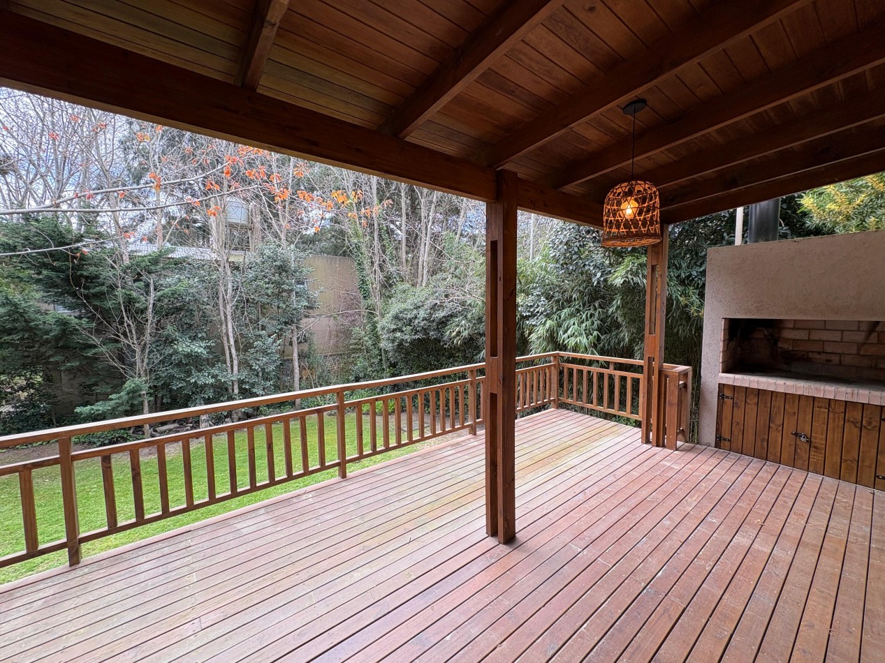 HERMOSA CASA EN VENTA - 3 HABITACIONES - Valeria del Mar