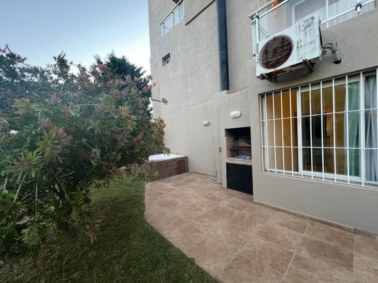 VENTA DEPARTAMENTO MAR DE OSTENDE - PINAMAR a poco metros del mar