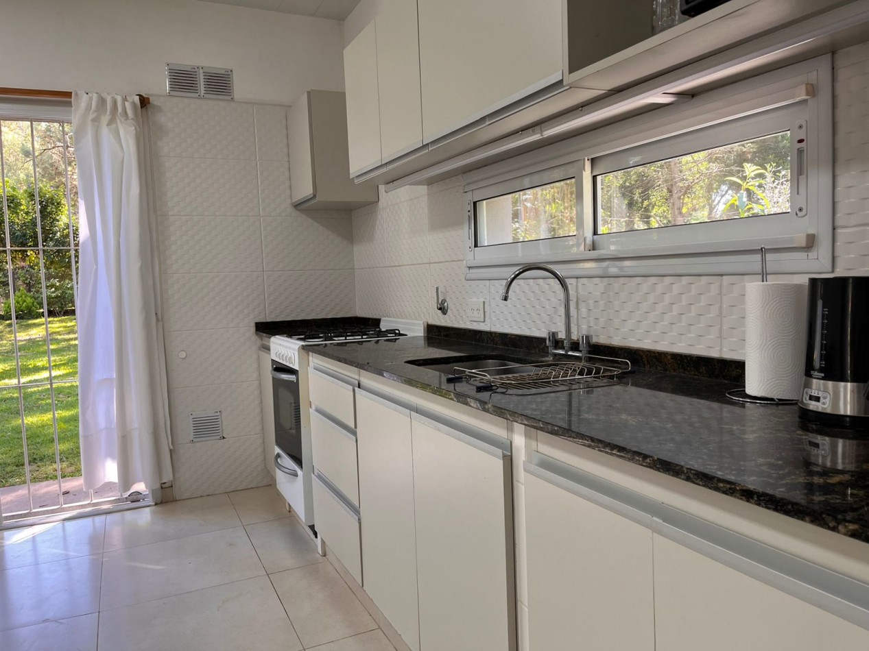 Venta casa  Valeria del Mar - Pinamar (con GAS NATURAL)