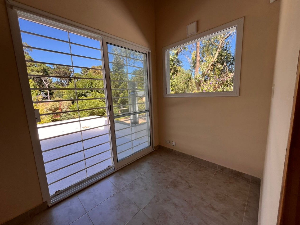 Venta casa  Valeria del Mar - Pinamar (con GAS NATURAL)