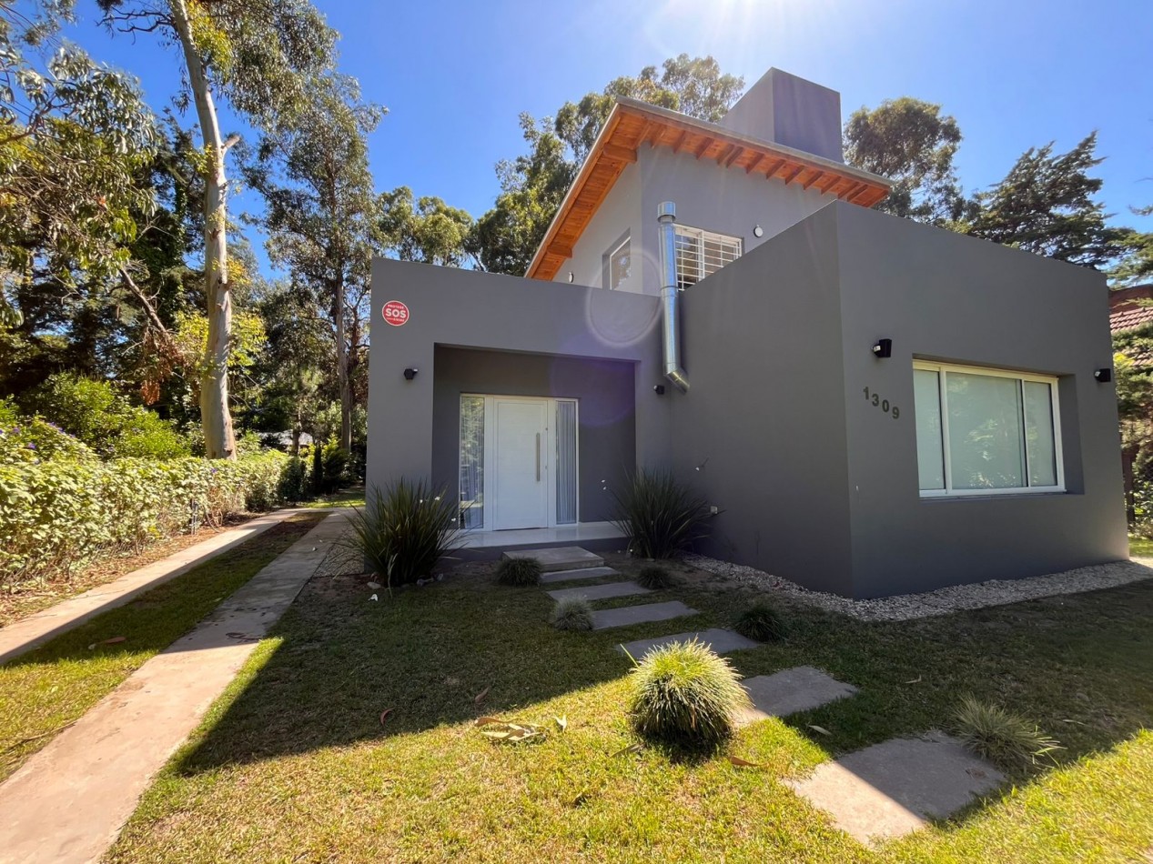 Venta casa  Valeria del Mar - Pinamar (con GAS NATURAL)