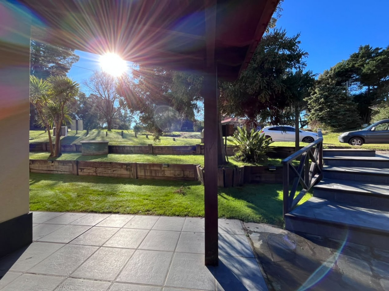 Venta de Casa 5 ambientes en Pinamar cerca del mar y centro comercial (cuenta con Gas Natural )