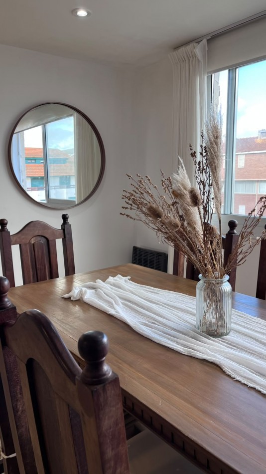 Hermoso departamento con VISTA AL MAR, 3 ambientes c/estacionamiento, Zona Muelle (GAS NATURAL)