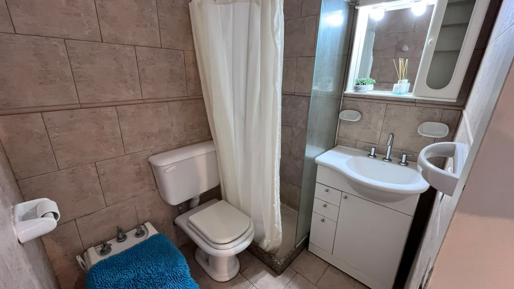 Hermoso departamento con VISTA AL MAR, 3 ambientes c/estacionamiento, Zona Muelle (GAS NATURAL)