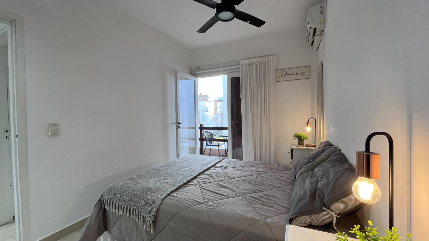 Hermoso departamento con VISTA AL MAR, 3 ambientes c/estacionamiento, Zona Muelle (GAS NATURAL)