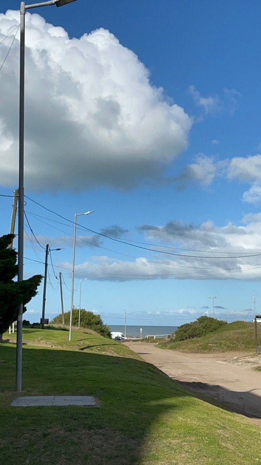 Hermoso departamento con VISTA AL MAR, 3 ambientes c/estacionamiento, Zona Muelle (GAS NATURAL)