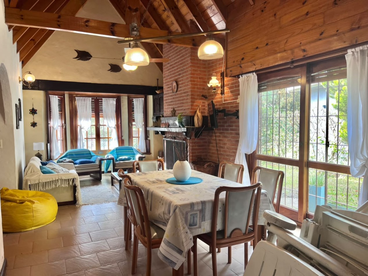 Casa en venta a 200 mts de la playa Valeria del Mar- Pinamar