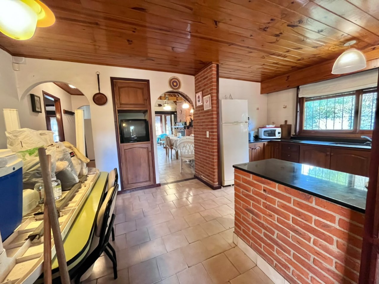 Casa en venta a 200 mts de la playa Valeria del Mar- Pinamar