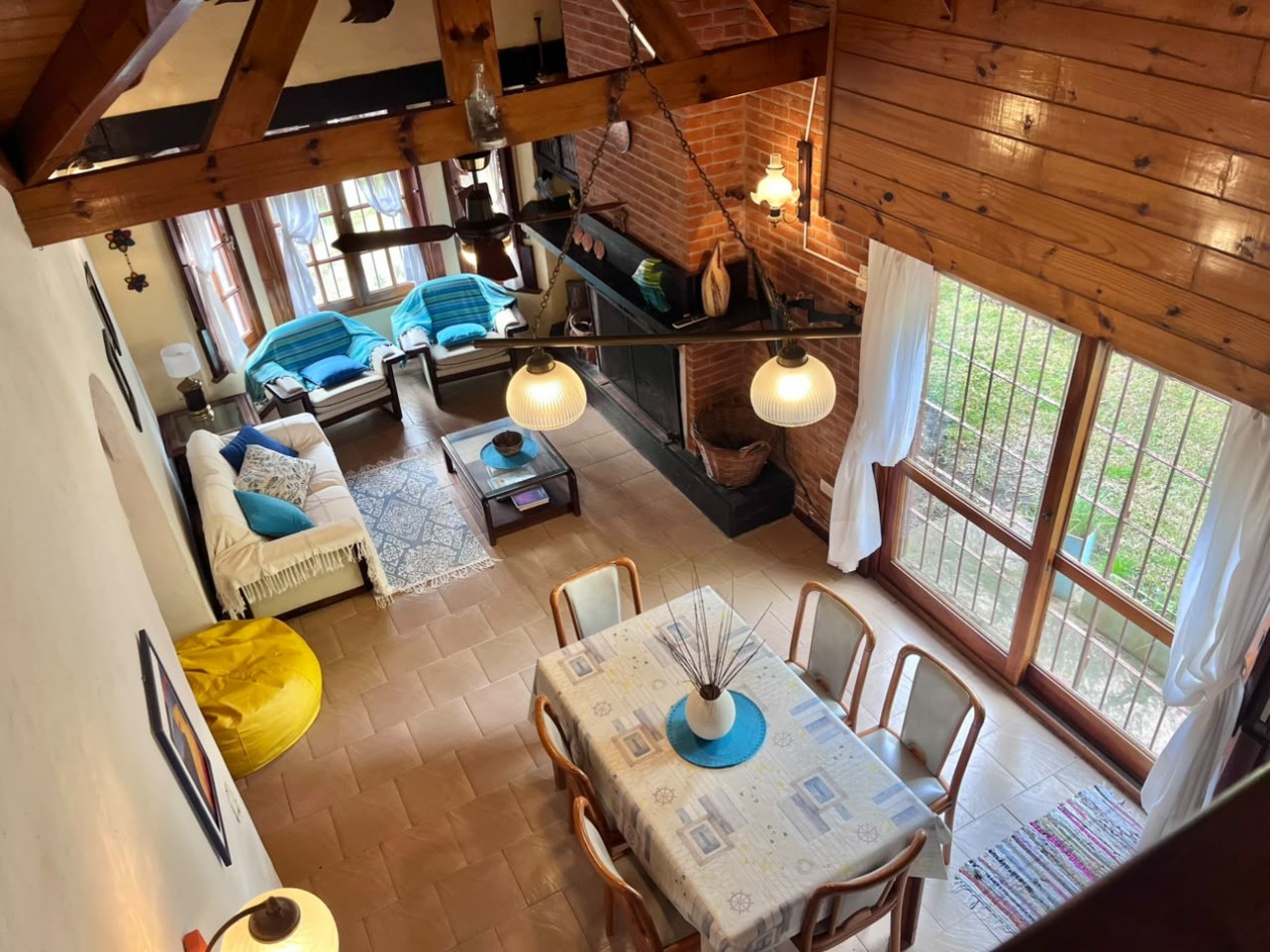 Casa en venta a 200 mts de la playa Valeria del Mar- Pinamar