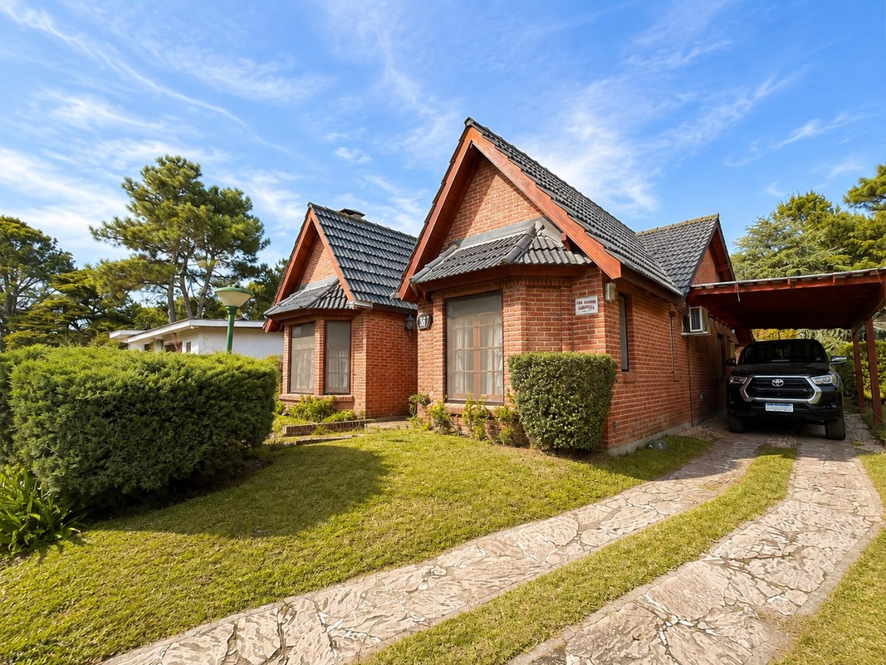 Casa en venta a 200 mts de la playa Valeria del Mar- Pinamar