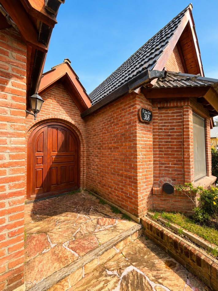 Casa en venta a 200 mts de la playa Valeria del Mar- Pinamar