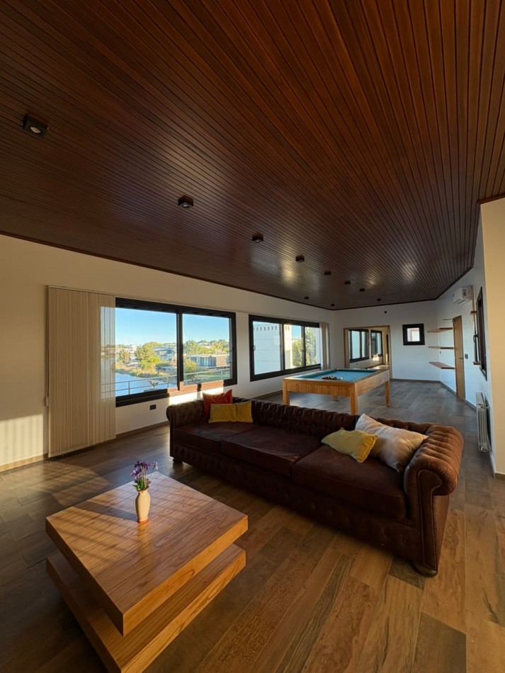 Casa con vista al lago Costa Esmeralda.
