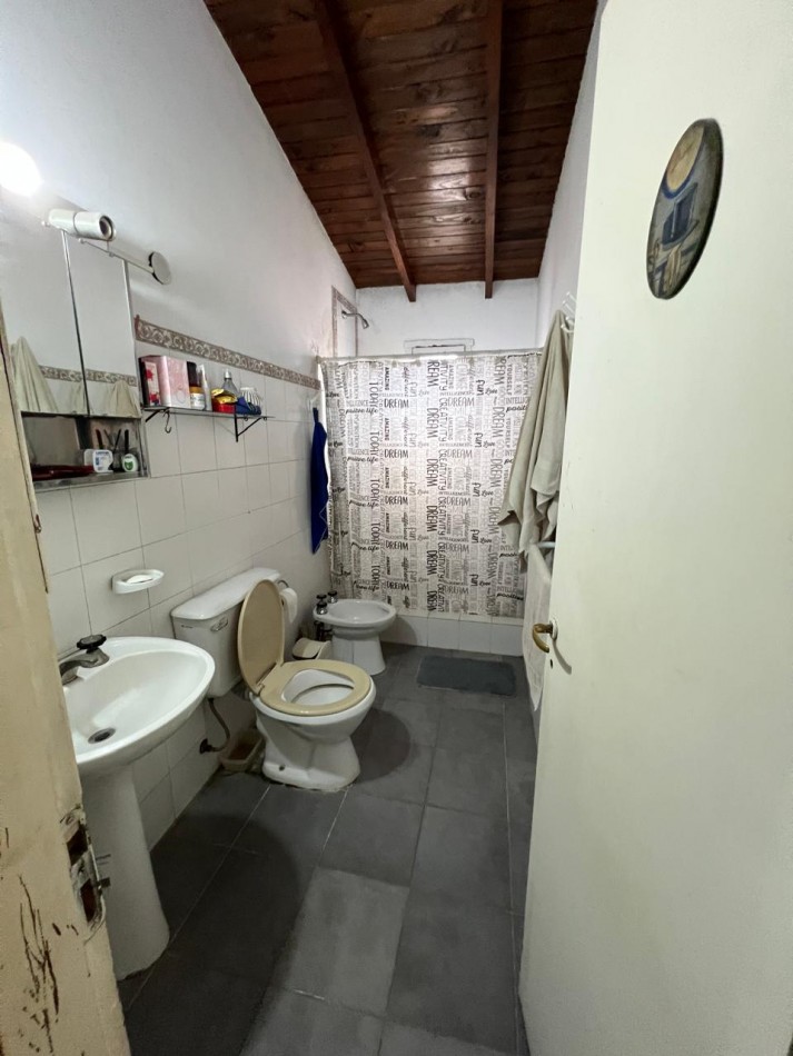Venta de Casa mas Departamento en Ostende-Pinamar