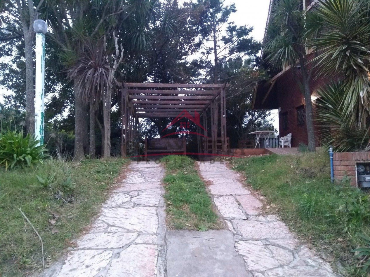 Casa a 100 mts de la playa, sobre lote Multifamiliar y Hotelero - Azopardo esq.Parquer