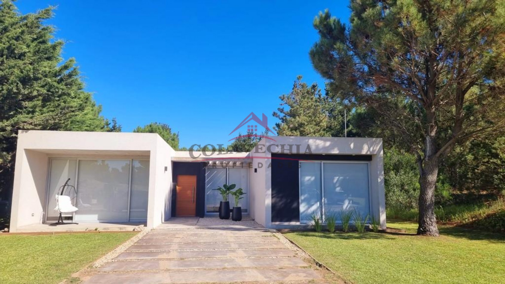 Hermosa casa amueblada en Costa Esmeralda. Sector GOLF - lote 07