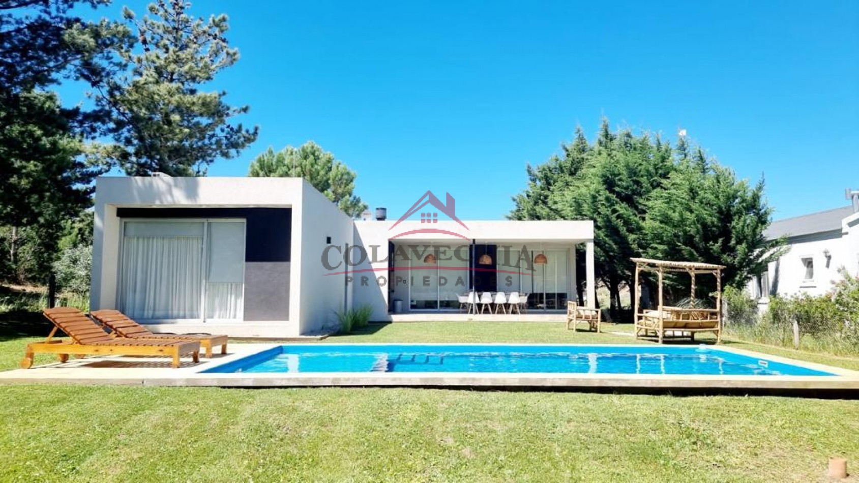 Hermosa casa amueblada en Costa Esmeralda. Sector GOLF - lote 07